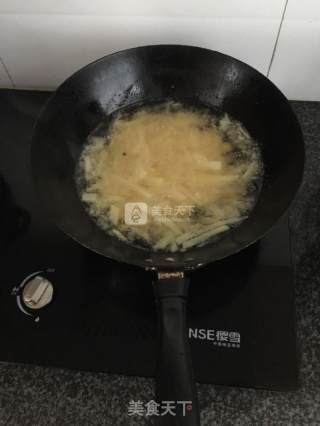 炸薯条的做法步骤：3