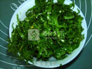 亚麻籽油蒲公英煎蛋饼的做法步骤：2
