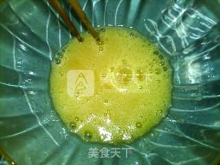 亚麻籽油蒲公英煎蛋饼的做法步骤：4