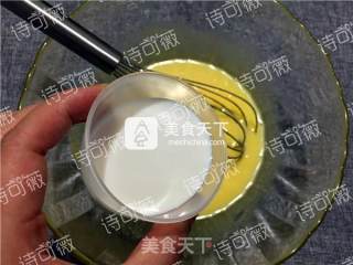 八寸基础戚风的做法步骤：4