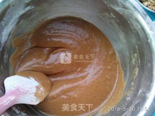 戚风枣泥核桃糕的做法步骤：7