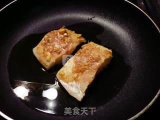 香煎鳕鱼的做法步骤：3