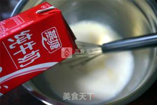 港式甜品【火龙果班戟】的做法步骤：2