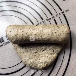 黑芝麻核桃仁吐司的做法步骤：10
