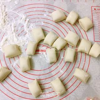 葱香肉包的做法步骤：7