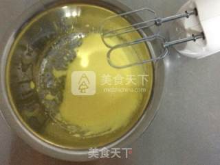 适合小宝宝的超简单蓬松无添加小饼——蛋黄小饼的做法步骤：3