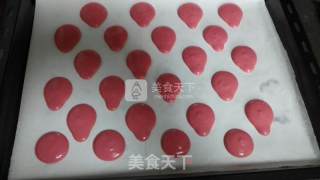 草莓马卡龙棒棒糖的做法步骤：6