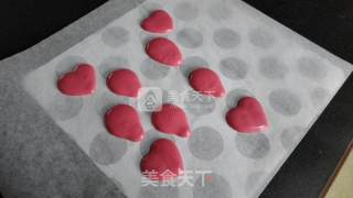 草莓马卡龙棒棒糖的做法步骤：7