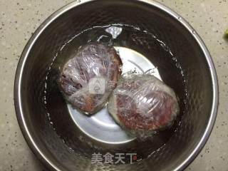 牛排的做法步骤：1