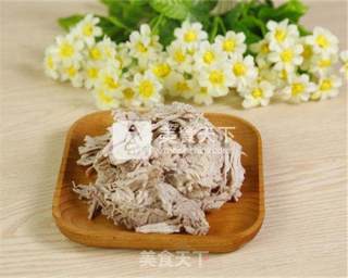 肉松的做法（面包机做肉松）的做法步骤：1
