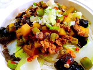 豆角土豆肉末米线的做法步骤：24