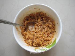 串烧鲑鱼泡菜饭团的做法步骤：4