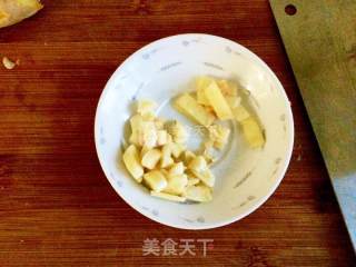 下饭神菜——土豆回锅肉的做法步骤：3