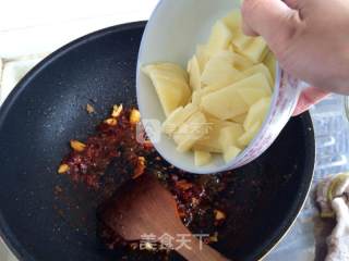 下饭神菜——土豆回锅肉的做法步骤：11
