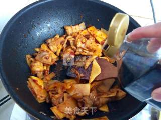 下饭神菜——土豆回锅肉的做法步骤：13