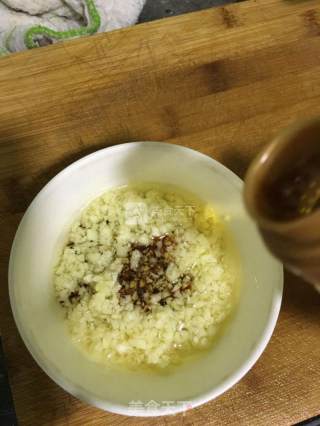 蒜蓉粉丝蒸扇贝的做法步骤：5