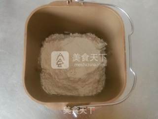 用面包机和面快速出膜的心得——肉松面包卷的做法步骤：1