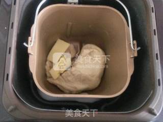 用面包机和面快速出膜的心得——肉松面包卷的做法步骤：4