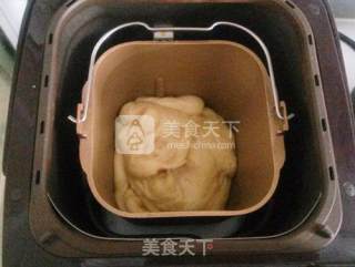 用面包机和面快速出膜的心得——肉松面包卷的做法步骤：7