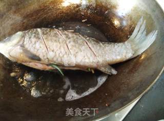 【红烧鲫鱼】的做法步骤：5