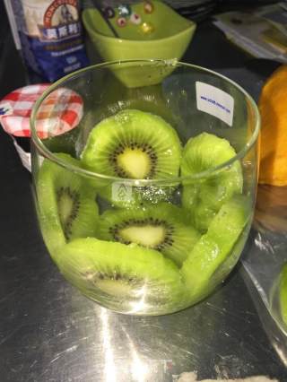 卑鄙～杯壁水果酸奶的做法步骤：3