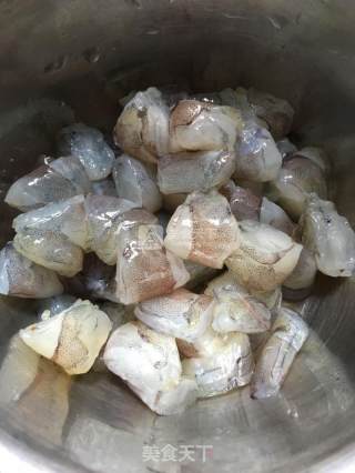 鲜虾仁炒鸡蛋的做法步骤：3