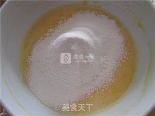 戚风纸杯蛋糕的做法步骤：5