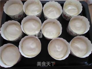 戚风纸杯蛋糕的做法步骤：10