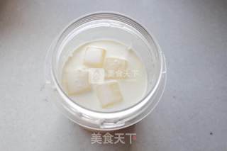 ——芒果白雪黑糯米甜甜的做法步骤：4