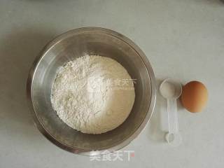 鸡蛋手擀面的做法步骤：1