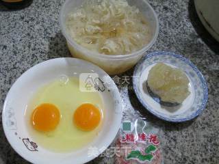 桂花鸡蛋银耳羹的做法步骤：1