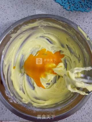 黄金椰丝球的做法步骤：3