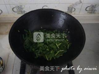 韭菜鸡蛋炒脆饼的做法步骤：7