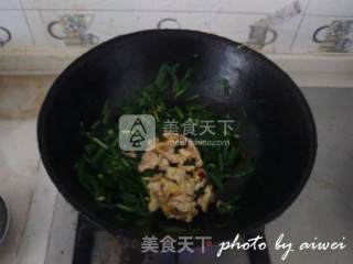 韭菜鸡蛋炒脆饼的做法步骤：8