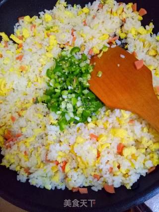 青椒火腿蛋炒饭的做法步骤：6