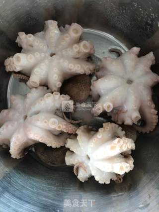 烤八爪鱼的做法步骤：1