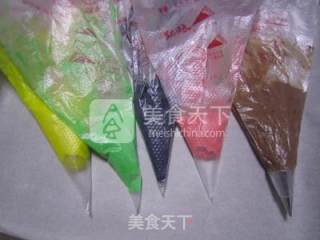 海绵宝宝彩绘蛋糕卷的做法步骤：4