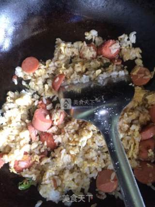火腿蛋炒饭的做法步骤：2