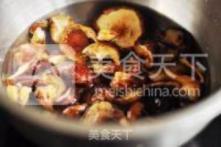 黄焖鸡米饭—正宗地道美味的做法步骤：1