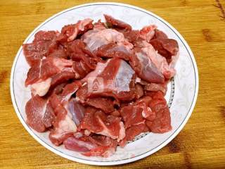 改良版川味红烧牛肉的做法步骤：1