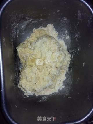 三招教你做出完美的奶香吐司面包（面包机版）的做法步骤：3