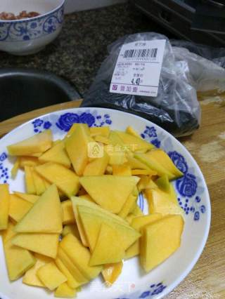 南瓜芝麻卷的做法步骤：1