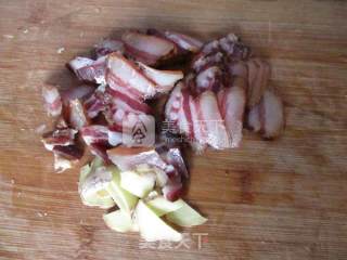 腊肉煲娃娃菜的做法步骤：1
