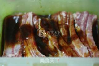 蜜汁烤排骨的做法步骤：2