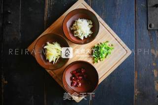 豆瓣鲫鱼的做法步骤：2