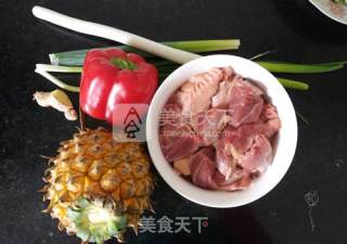 菠萝鸭的做法步骤：1