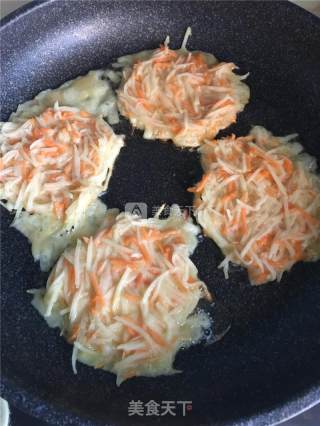 土豆丝饼的做法步骤：8
