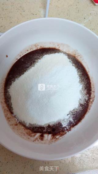 龙猫戚风蛋糕的做法步骤：8