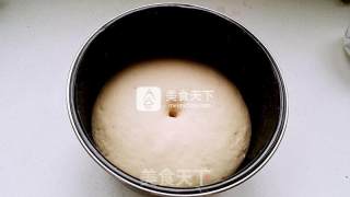百变面食之豆沙包的做法步骤：2
