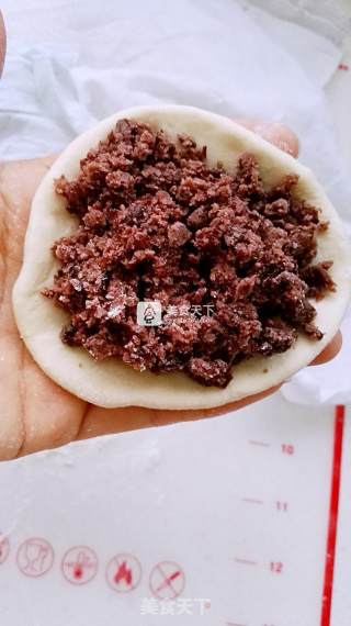 百变面食之豆沙包的做法步骤：10
